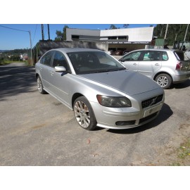 VOLVO - S40